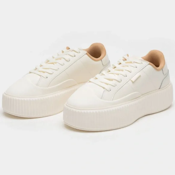 FILA Tan and White Platform Fila Sneakers Size 7 USED I ONES - Picture 3 of 5